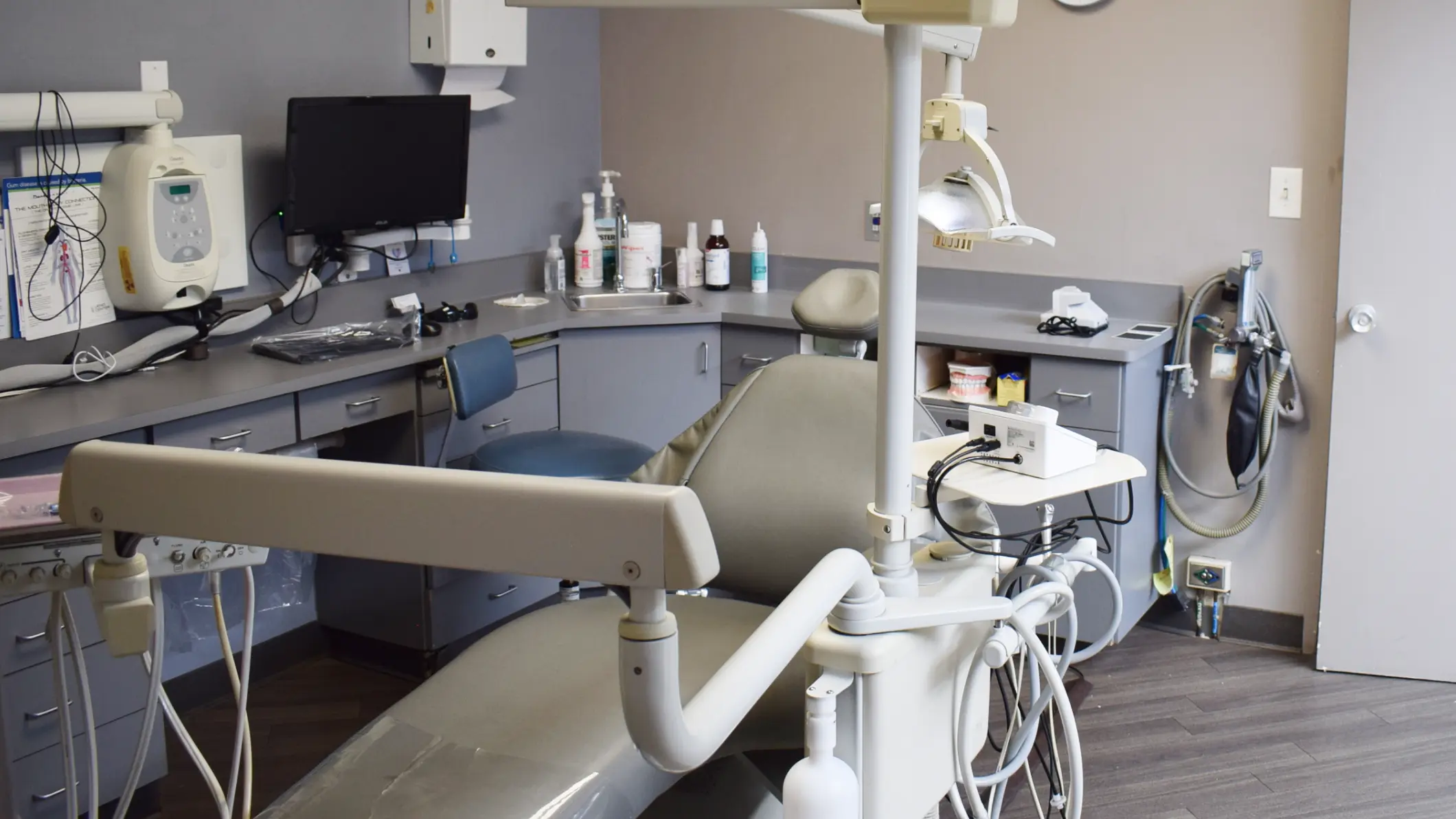 Historical photos and dental decor